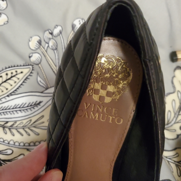 Vince Camuto Odell black quilted heels size 8 - Picture 3 of 9